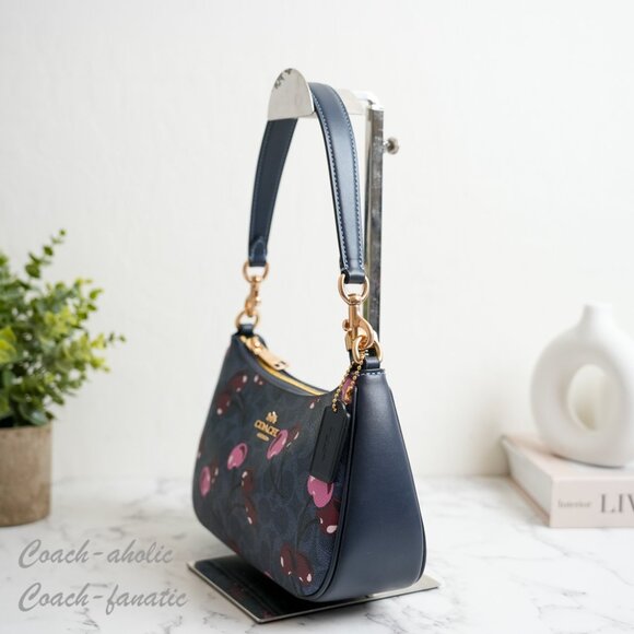 NWT Coach CY694 Teri Shoulder Bag In Signature Canvas With Cherry Print - Picture 4 of 11